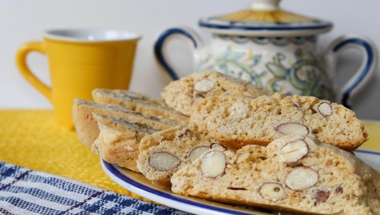 Cantucci e vin santo