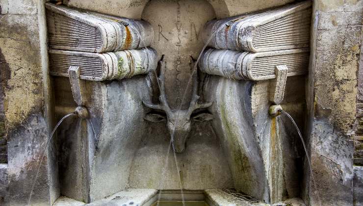 Fontana dei libri Roma