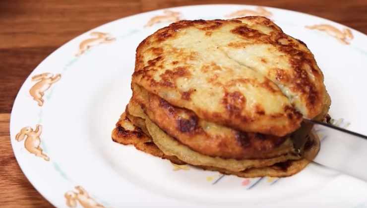 Frittelle con 1 banana e due uova ricetta