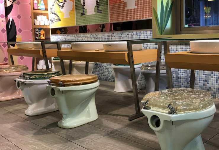 Il ristorante Modern Toilet Restaurant