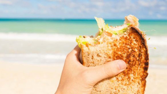 Mangiare al mare