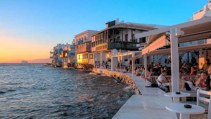 Mykonos al tramonto, stuzzichini in Grecia