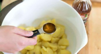 Perché dovresti mettere l’aceto ogni qual volta hai voglia di mangiare patate bollite
