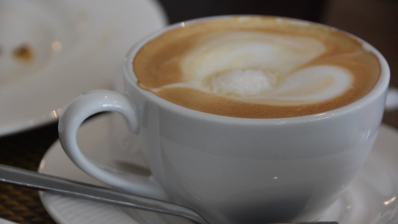 Come avere la schiuma del cappuccino come quella del bar, colazione da sogno