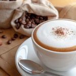 Spumone al caffè senza panna e chicchi di caffè