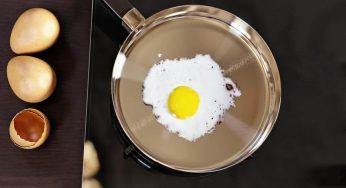 Come non far attaccare le uova in padella, non serve l’olio: l’ingrediente insospettabile