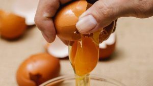 Versare l'uovo