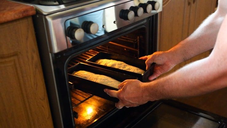 Cuocere il pane a casa