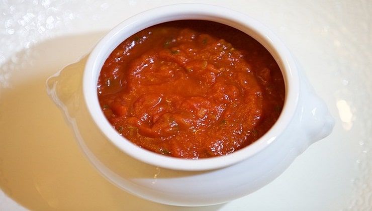 Passata di pomodoro con pomodoro nostrano