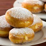 Bomboloni alla crema pasticcera