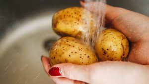 Lavare le patate