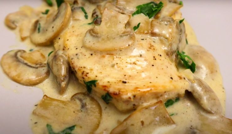 Pollo con crema di funghi