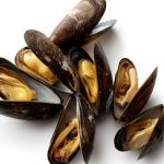 Pasta patate e cozze nere, aperte