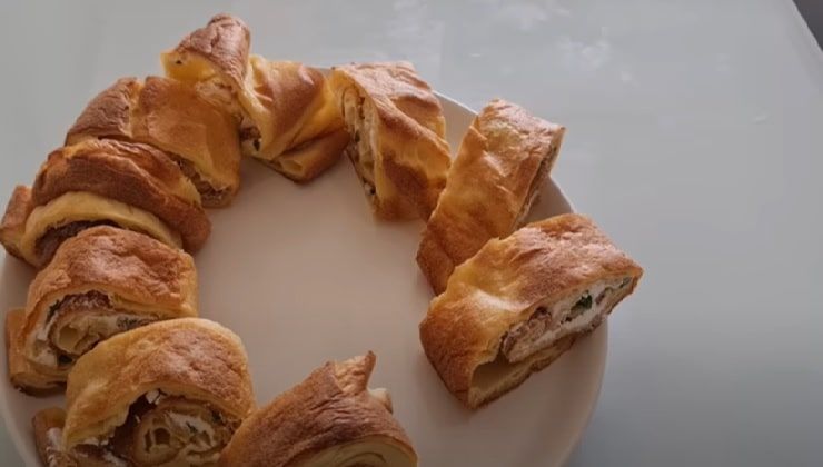 Rotolo di pasta sfoglia a fette