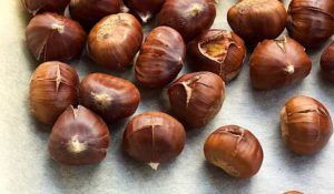 Castagne sulla teglia