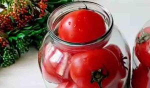 Pomodori nel barattolo