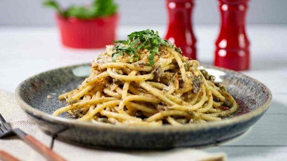 Spaghetti al burro e alici