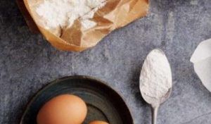Uovo, zucchero e farina