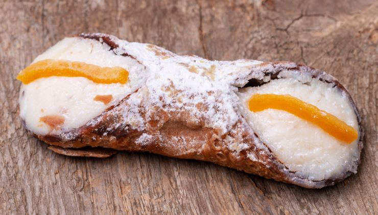 preparazione cannolo siciliano