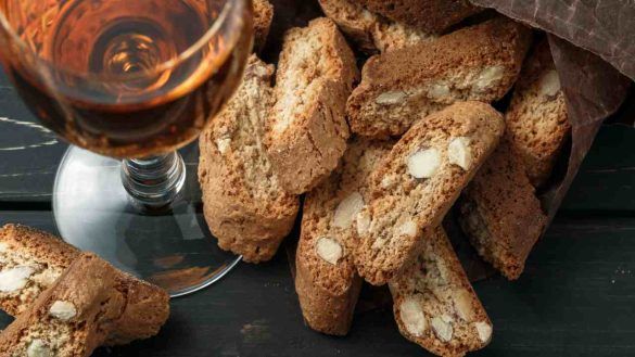 Biscotti da inzuppare nel vino