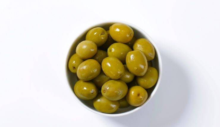 Come mangiare le olive con eleganza