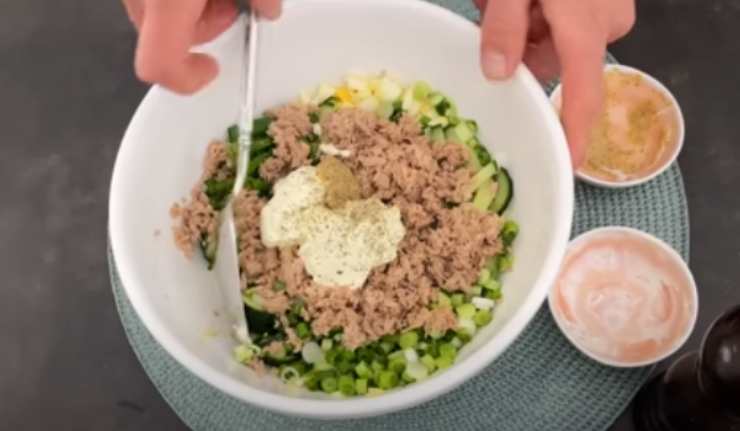 Insalata con tonno e uova