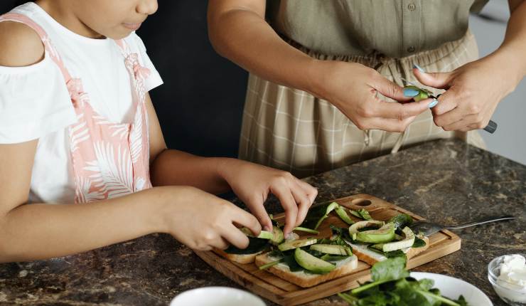 Bimbi in cucina