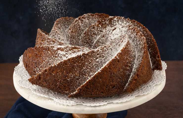 Ciambella con zucchero a velo