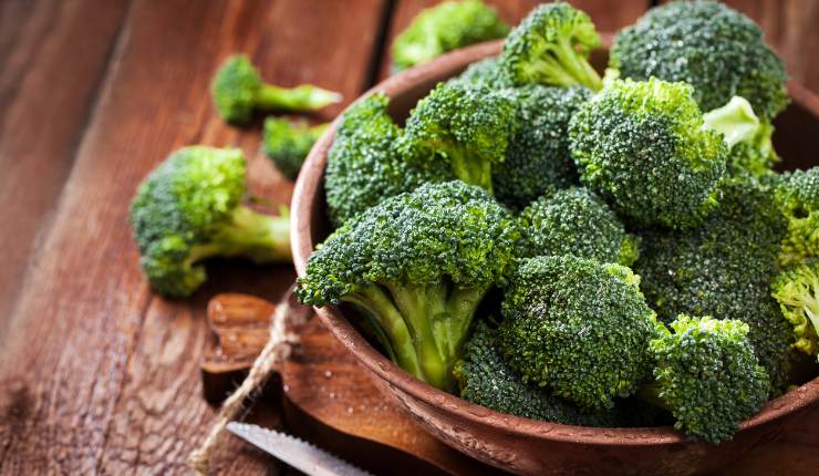 Come fare un'insalata di broccoli