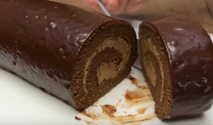 Dessert con mousse al caffè e cioccolato
