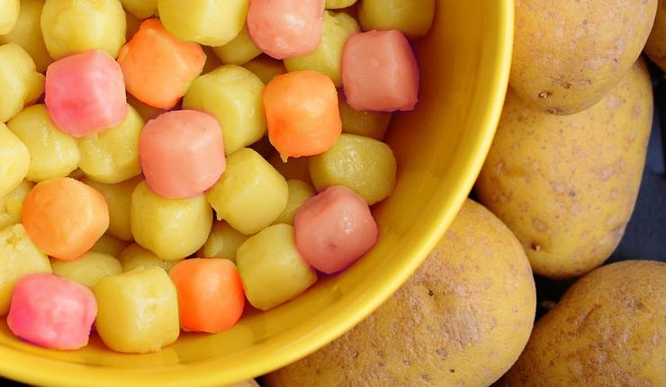 Gnocchi di patate con carote e barbabietole