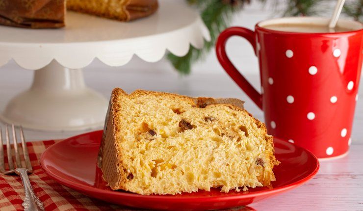 Mangiare il panettone a colazione