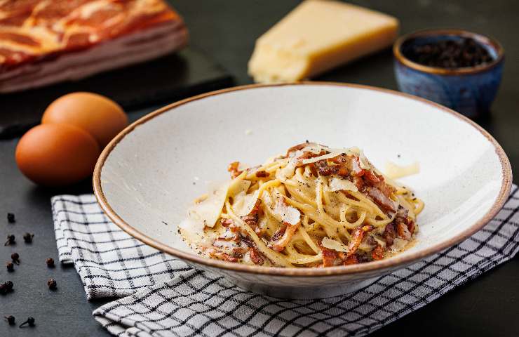 Mangiare pasta a colazione