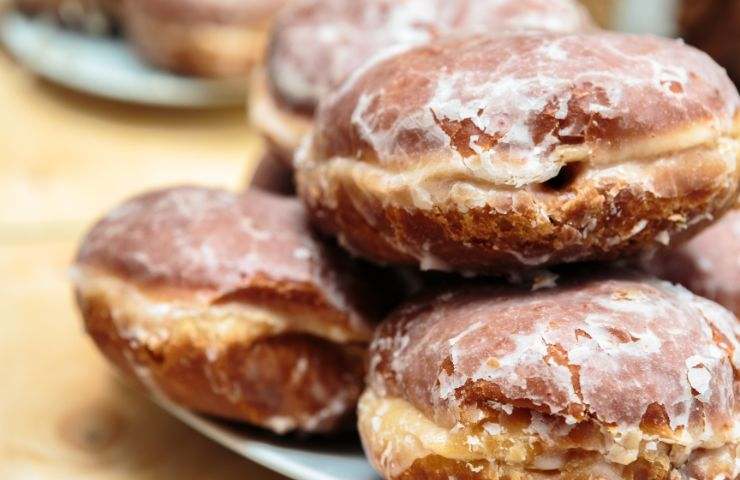 Pączki, le frittelle tonde polacche