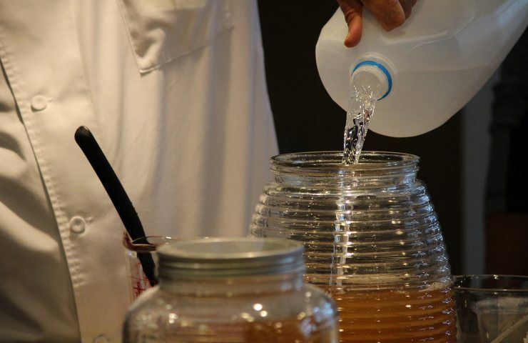 Preparazione tè per Kombucha