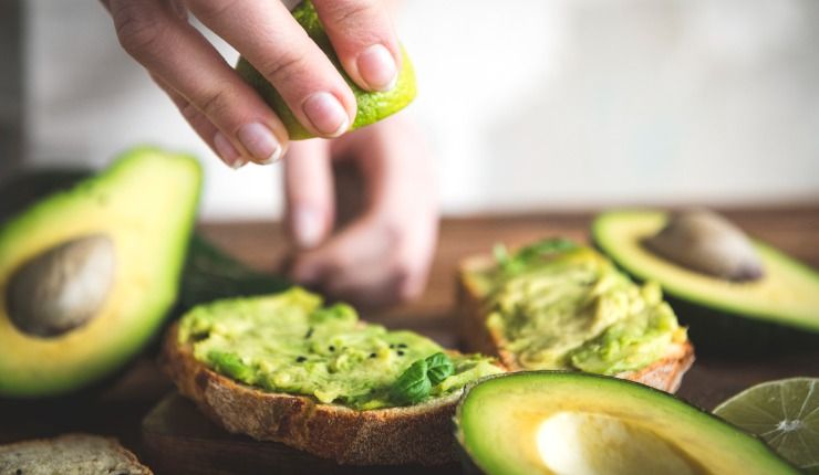 Spuntino all'avocado come realizzarlo