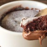 Torta al cioccolato in tazza