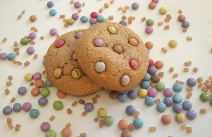 Biscotti con confetti di cioccolato