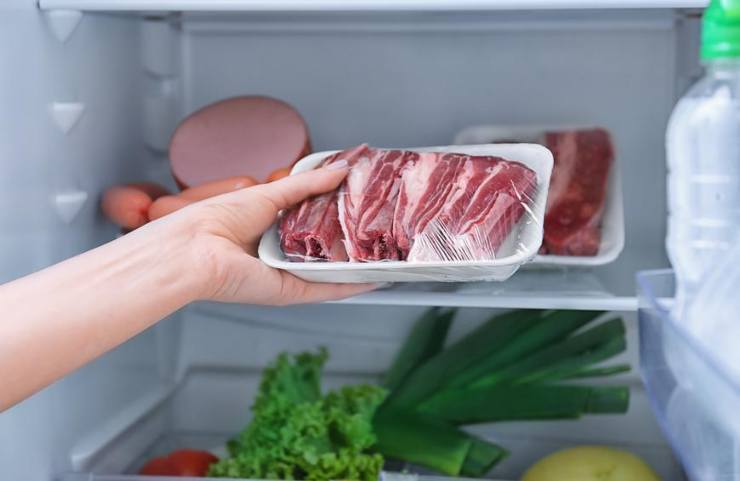 Carne nel frigorifero