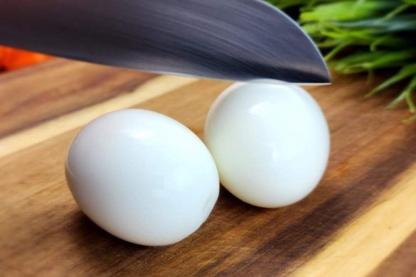 Colazione con uova e tonno