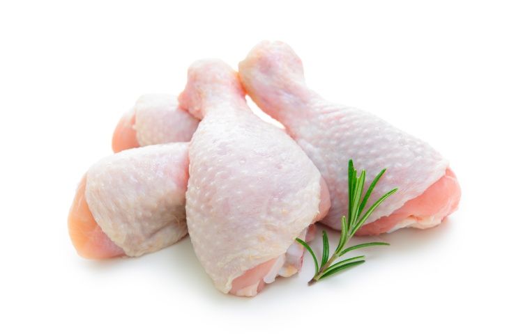 Cosce di pollo e farina