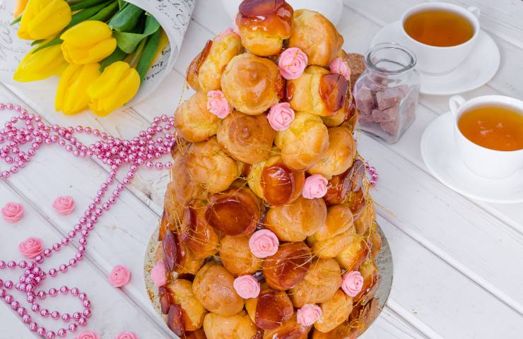 Croquembouche