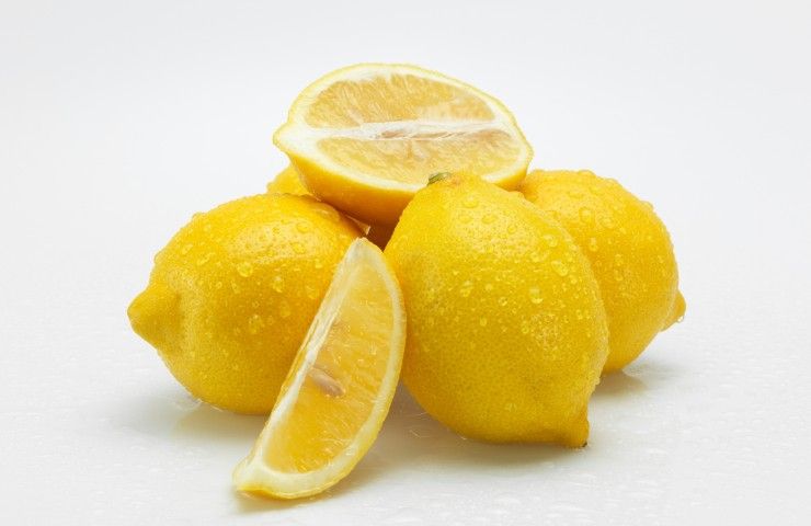 Dolce con limone e pasta sfoglia