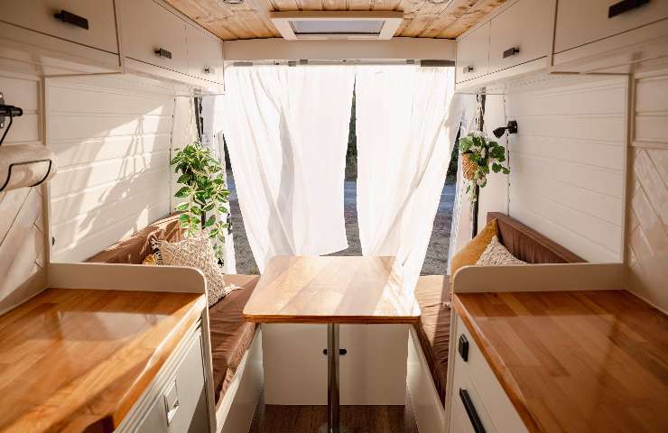 Interno di un camper