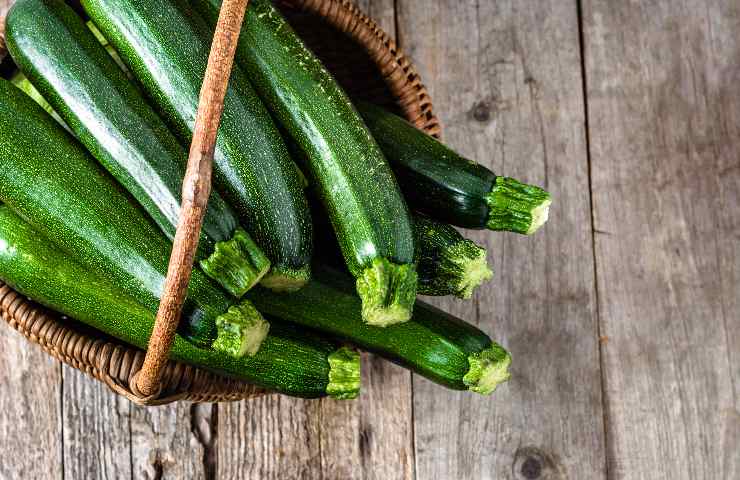 Piatto di zucchine economico