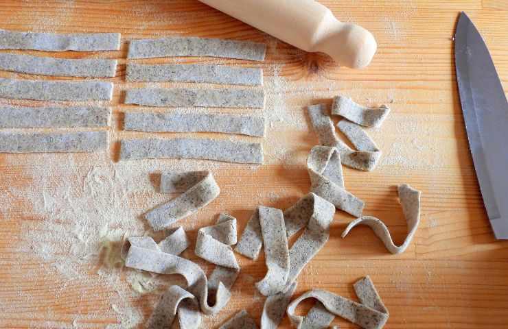 Preparazione dei pizzoccheri della Valtellina