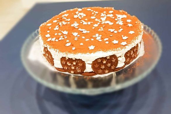 Torta stellata panna e cioccolato