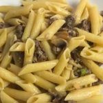 Penne con funghi e carne macinata