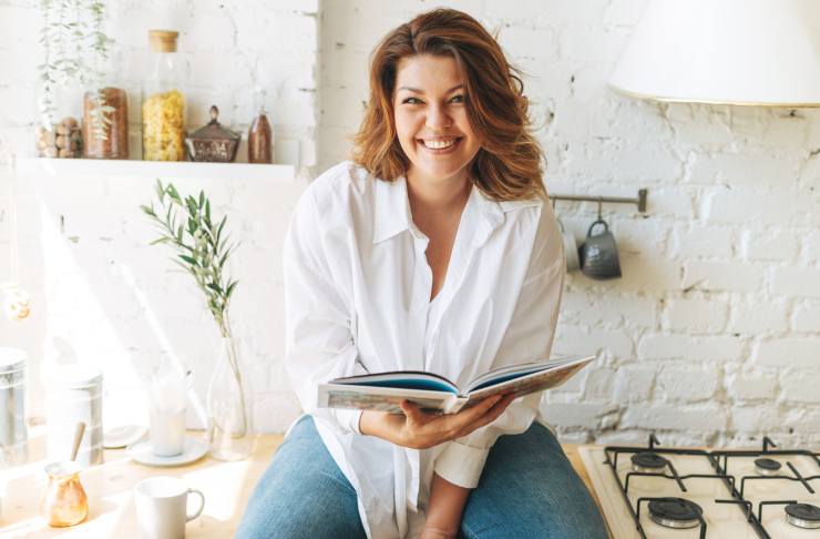 Una donna in cucina