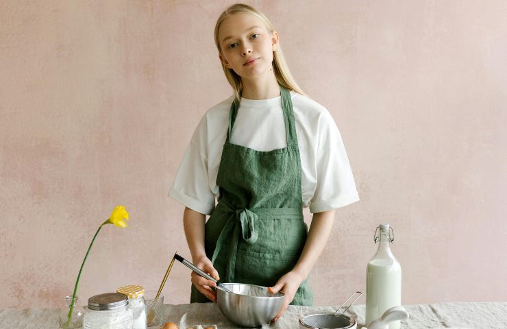 Una donna in cucina